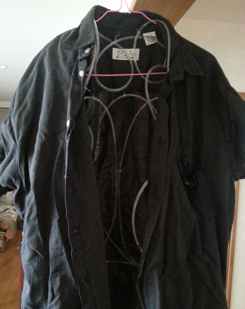 Illustration for article titled I Made a Cooling Shirt to Survive Comic Market